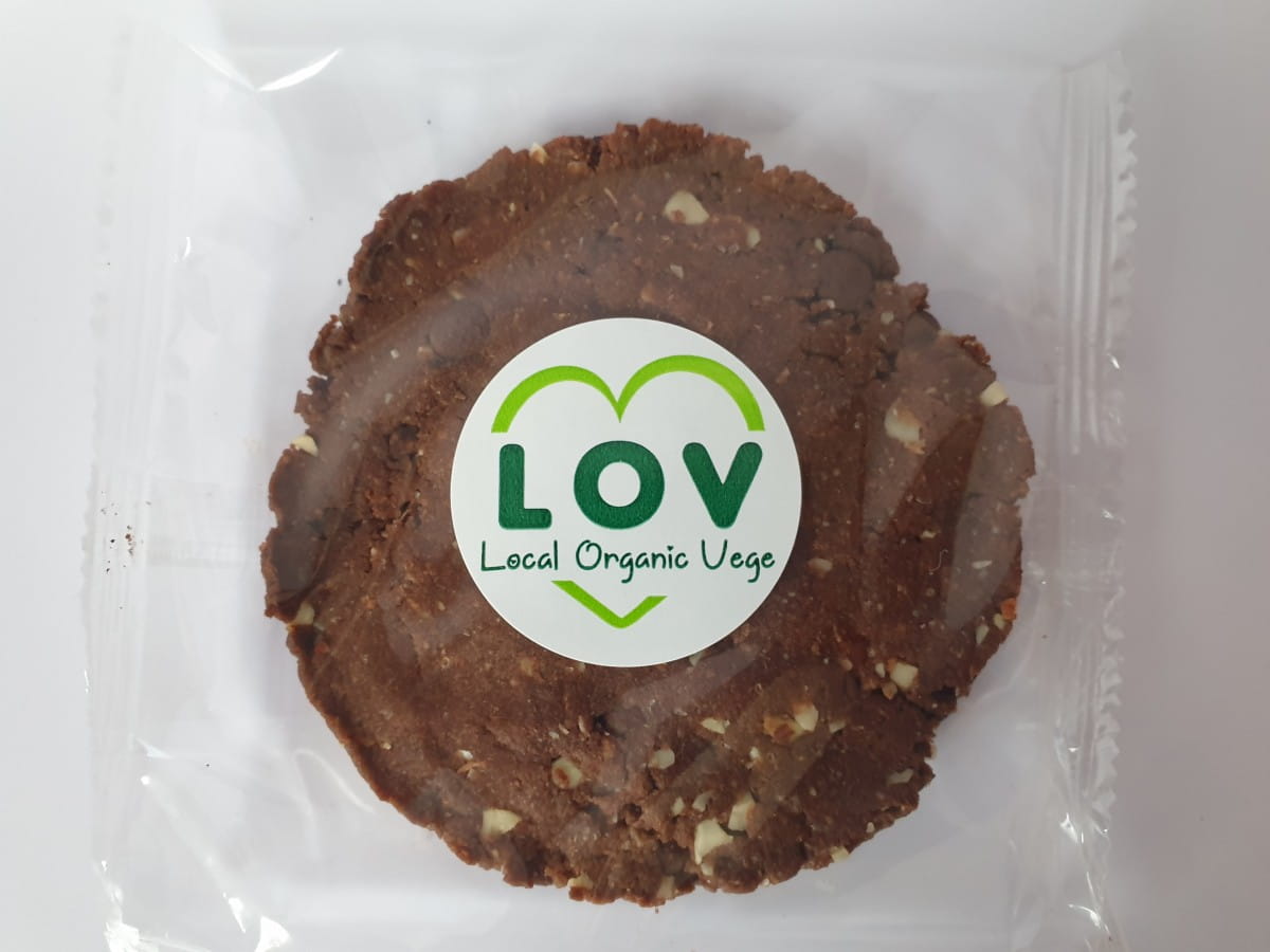 Chocolate chip cookie with almonds. 65g ECO LOCAL ORGANIC VEGETABLES